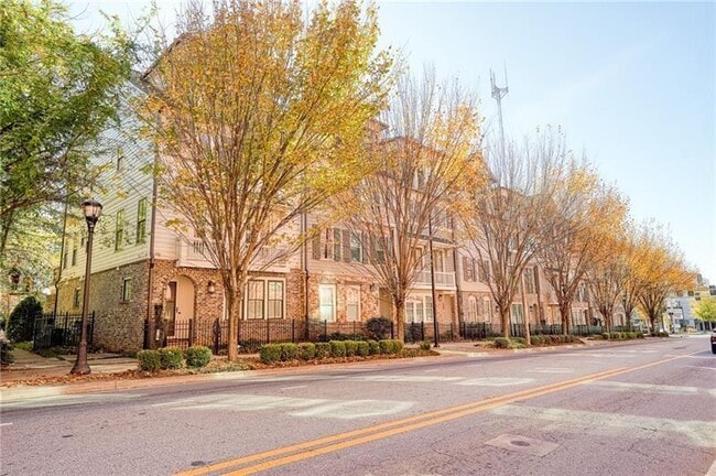 Building Photo - 984 Memorial Walk SE