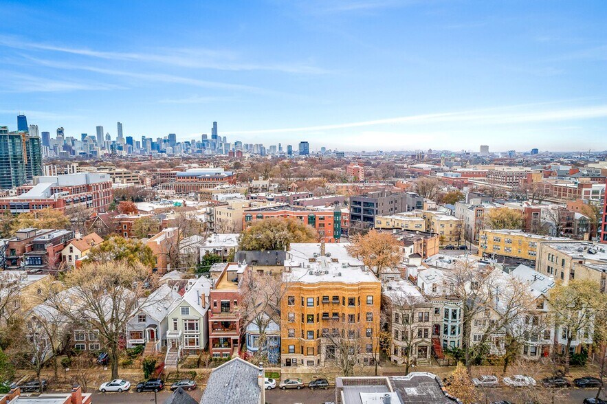 Building Photo - 847 W Lill Ave