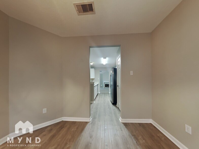 Building Photo - 983 Oak Lynn Dr