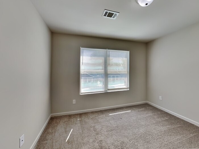 Building Photo - 6114 Avery St SW