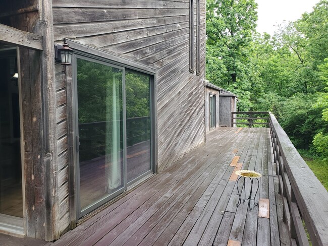 Building Photo - Secluded luxury cabin in woods with privat...