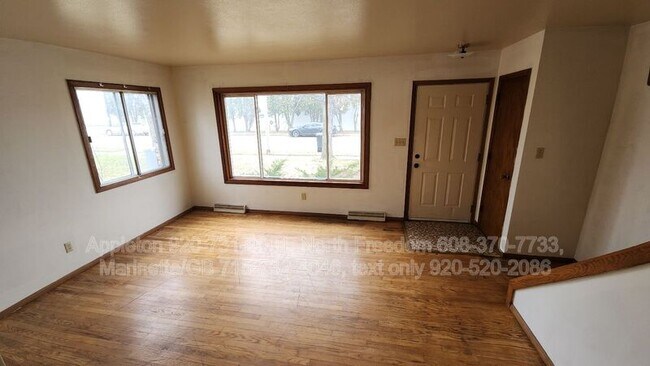 Building Photo - 337 Dove St