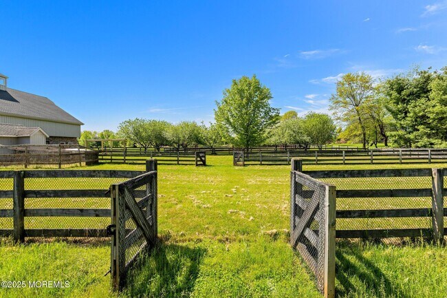 Building Photo - 13 Driftwood Ln