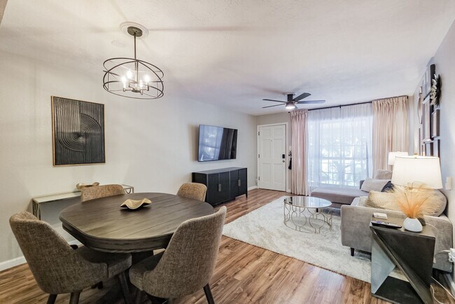 Building Photo - 2507 Montrose Blvd