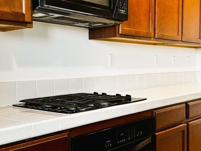 Building Photo - 313 Jacquelyn Ln