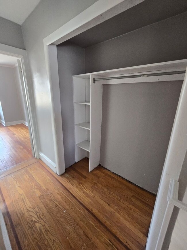 Building Photo - 3BR Home + Finished Basement + 1BR Apt