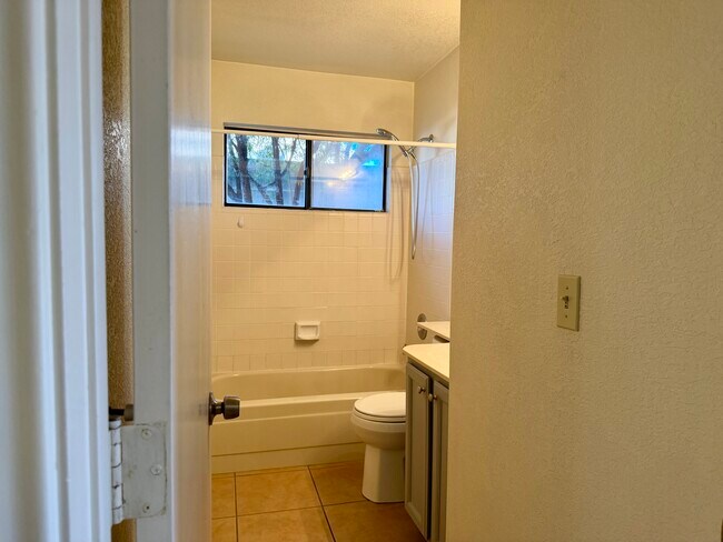 Building Photo - 4871 W Condor Dr