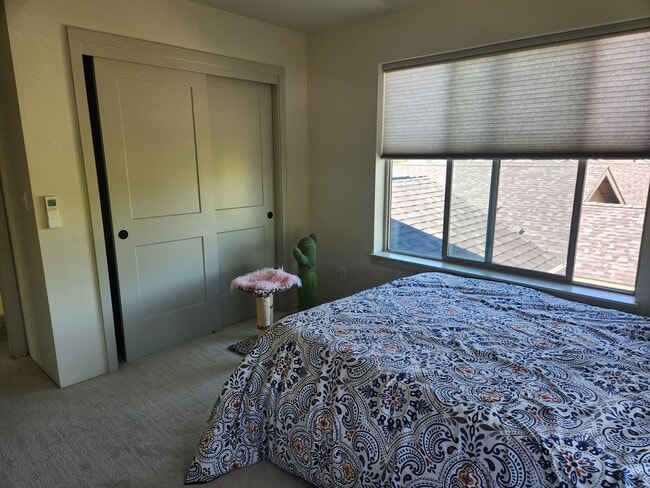 Building Photo - COMING SOON - Lovely Talent home - Can be ...