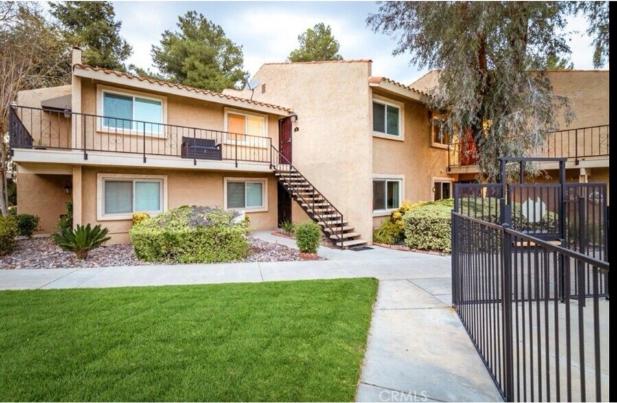Building Photo - 24311 Canyon Lake Dr N