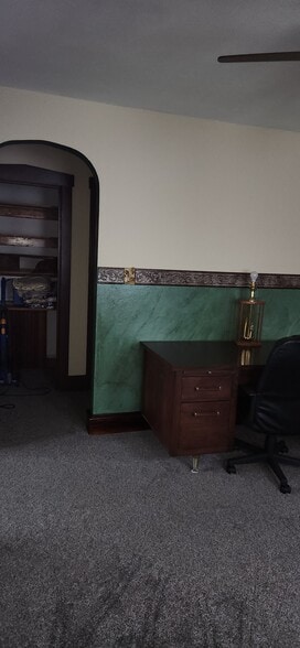 Building Photo - 340 S Jackson St