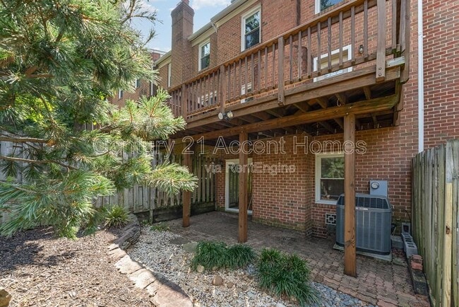 Building Photo - 3009 20th Ct S
