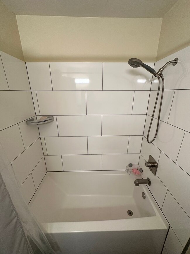 Building Photo - 7775 Camino Glorita