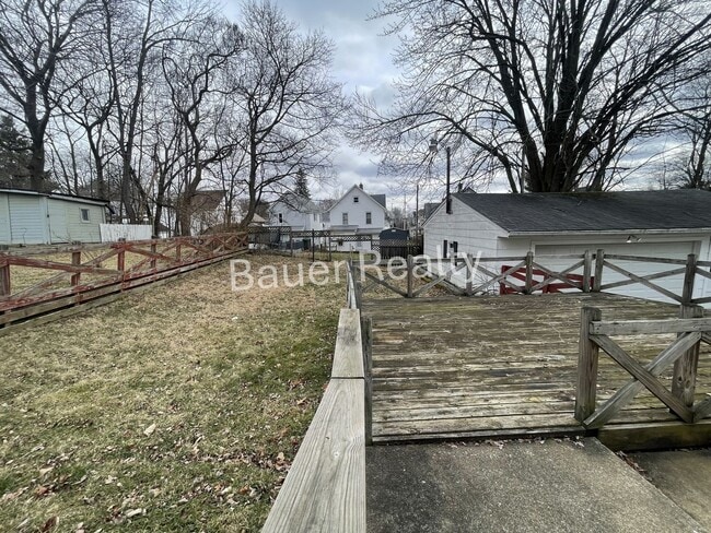 Building Photo - 3 -4 Bedroom Home Near Brookside Park