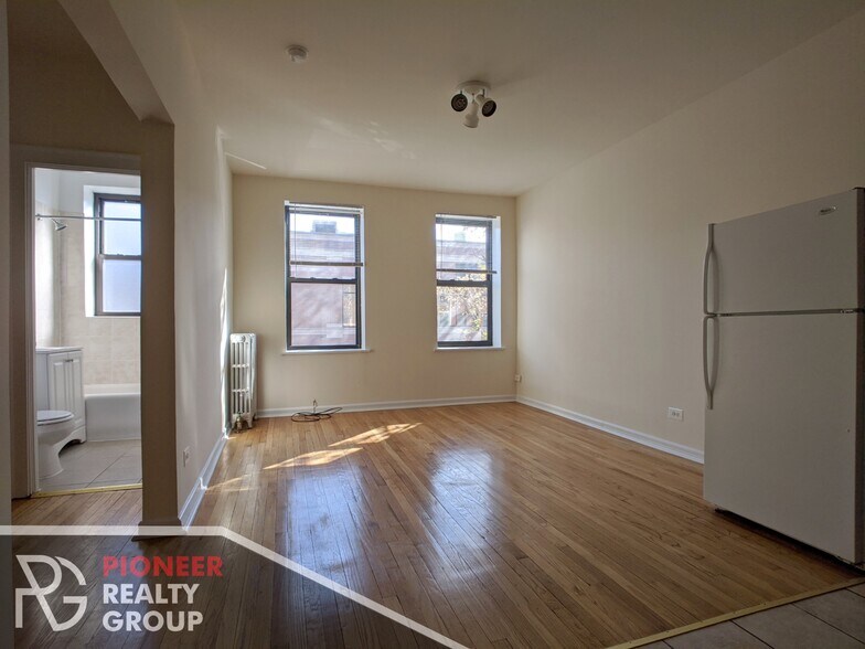 Building Photo - 3735 N Spaulding Ave