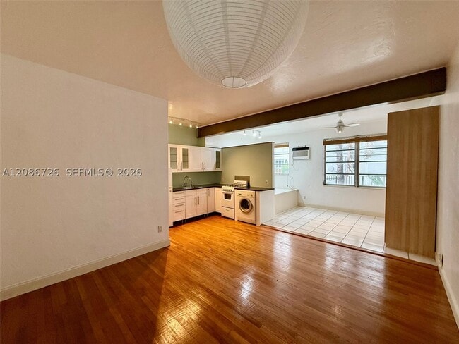 Building Photo - 135 3rd St