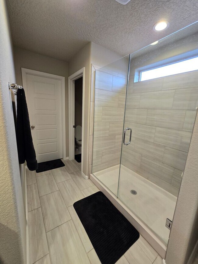 Building Photo - 4 bedroom in Los Diamantes