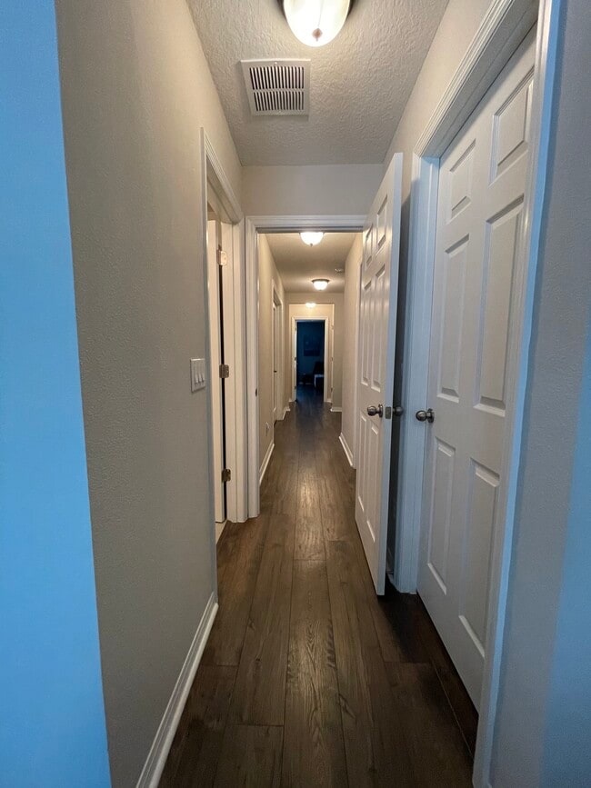 Building Photo - 3561 Brighton Park Cir
