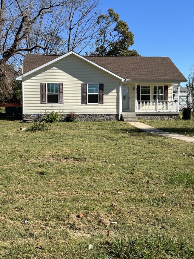 Building Photo - 218 Magnolia St