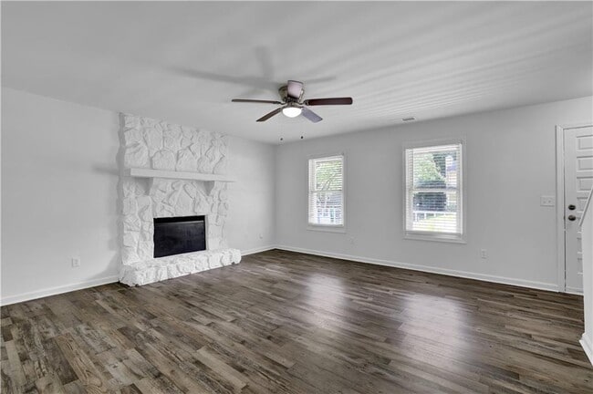 Building Photo - 4520 Coopers Creek Cir SE
