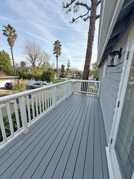 Building Photo - 4530 Whitsett Ave