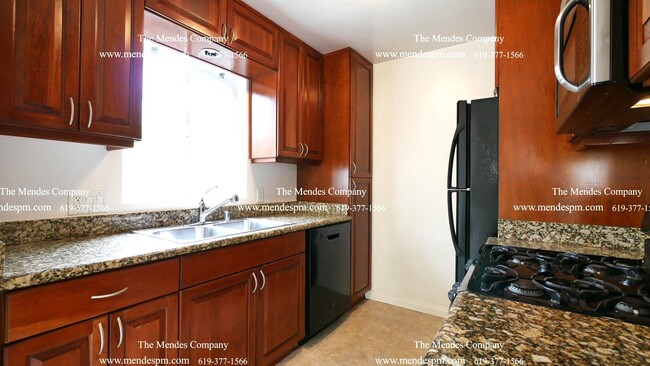 Building Photo - Gorgeous 2 BD / 2BTH Apartment Home w/ Two...