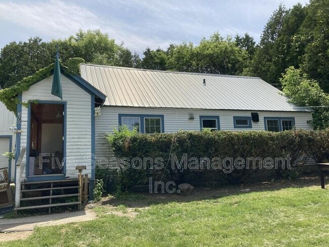 Primary Photo - 370 Riverside Ave