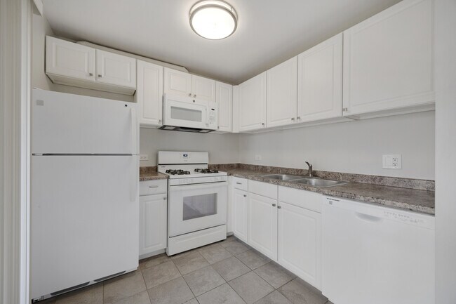 Building Photo - 93 N Victoria Ln