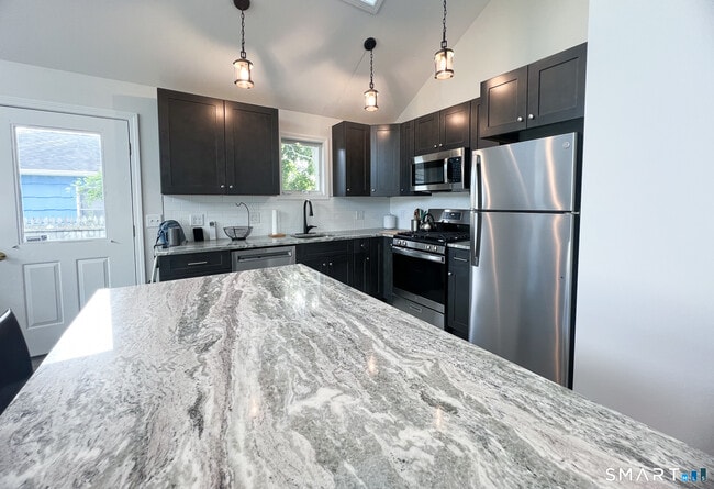 Building Photo - 1088 E Broadway