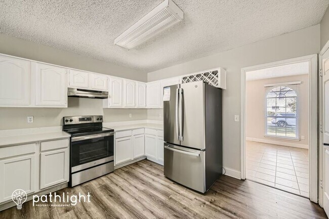 Building Photo - 401 Williams St