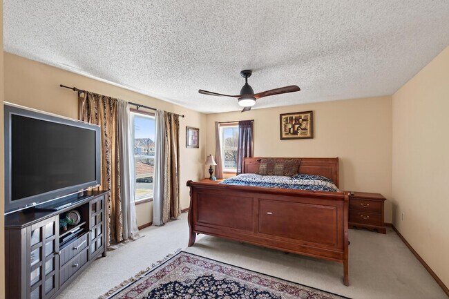 Building Photo - 15275 Plumstone Dr