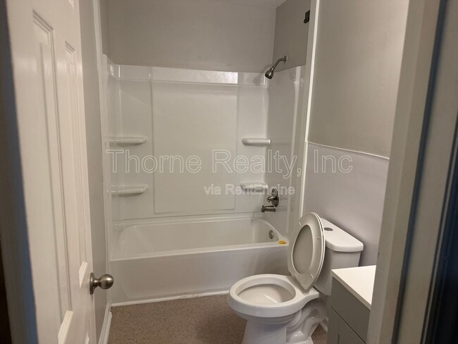 Building Photo - 912 Belvedere St