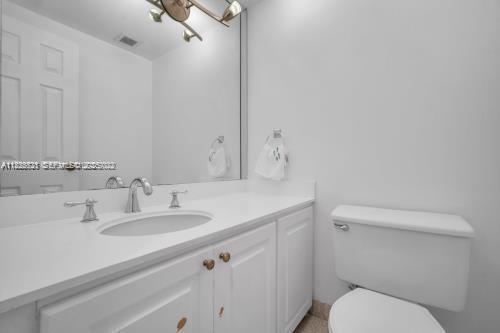 Building Photo - 1950 S Ocean Dr