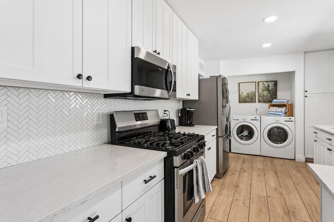 Building Photo - 7616 E 3rd St