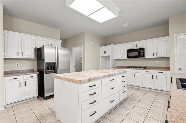 Building Photo - 5916 Rickerhill Ln