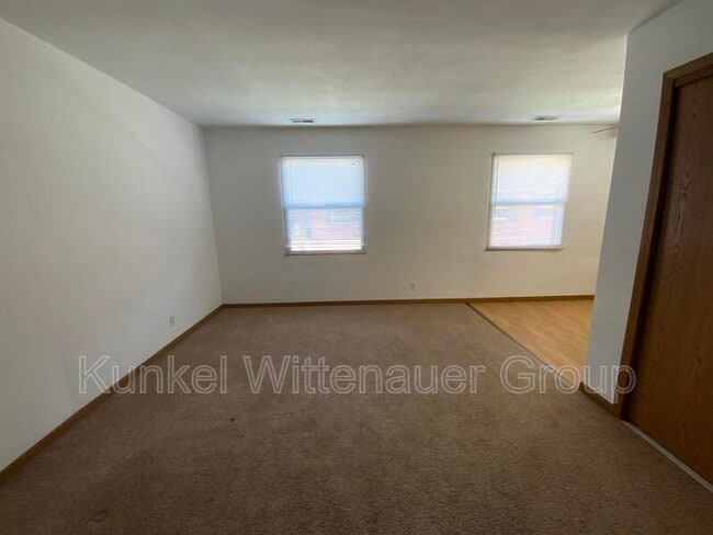 Building Photo - 1802 Jamestown Rd