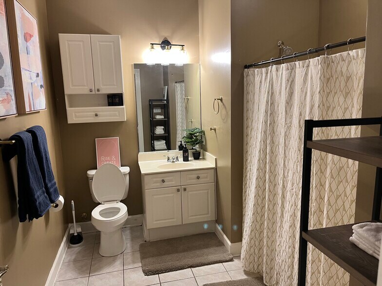 Primary Bath - 9155 Meadow Vista Rd