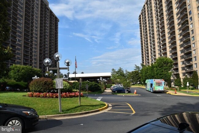 Primary Photo - 3705 S George Mason Dr
