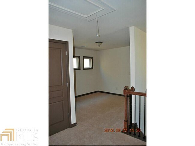 Building Photo - 6260 Crested Moss Dr