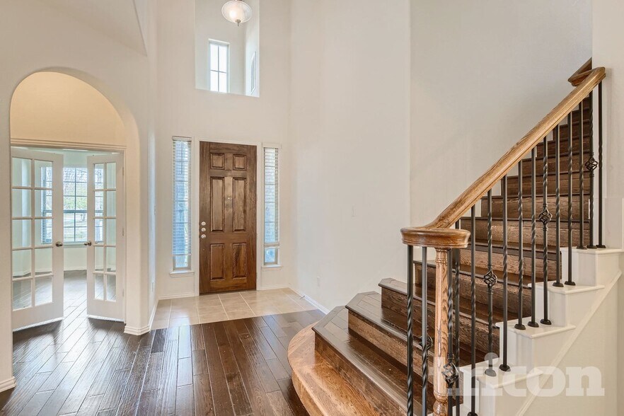 Building Photo - 5024 Kestrel Dr