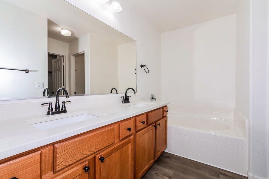 Building Photo - 3171 W Dancer Ln