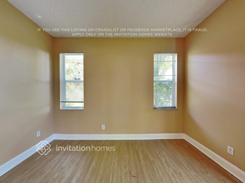 Building Photo - 2266 SW 135th Ave