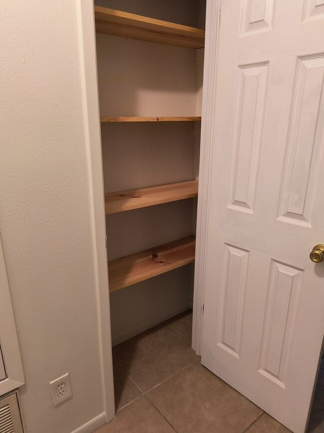 Building Photo - 3395 GreenBriar Triplex