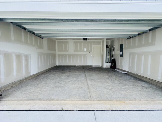 Building Photo - 623 Muster Fld Ct