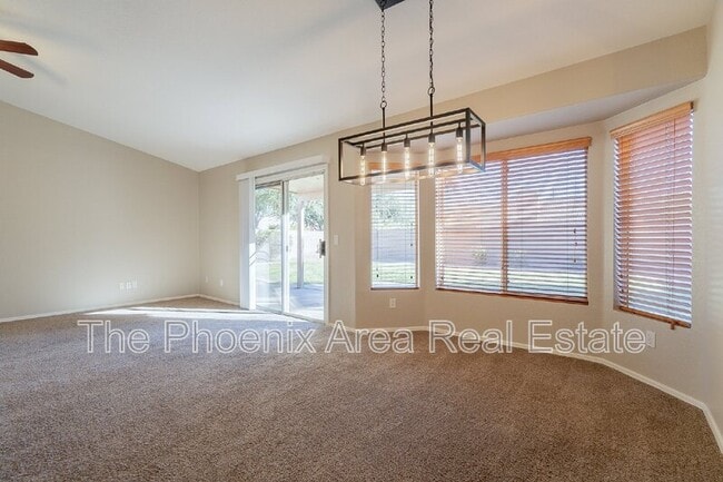 Building Photo - 251 W Windsor Dr