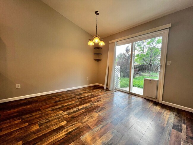 Building Photo - Charming 3-Bed/2-Bath Home in Loveland!