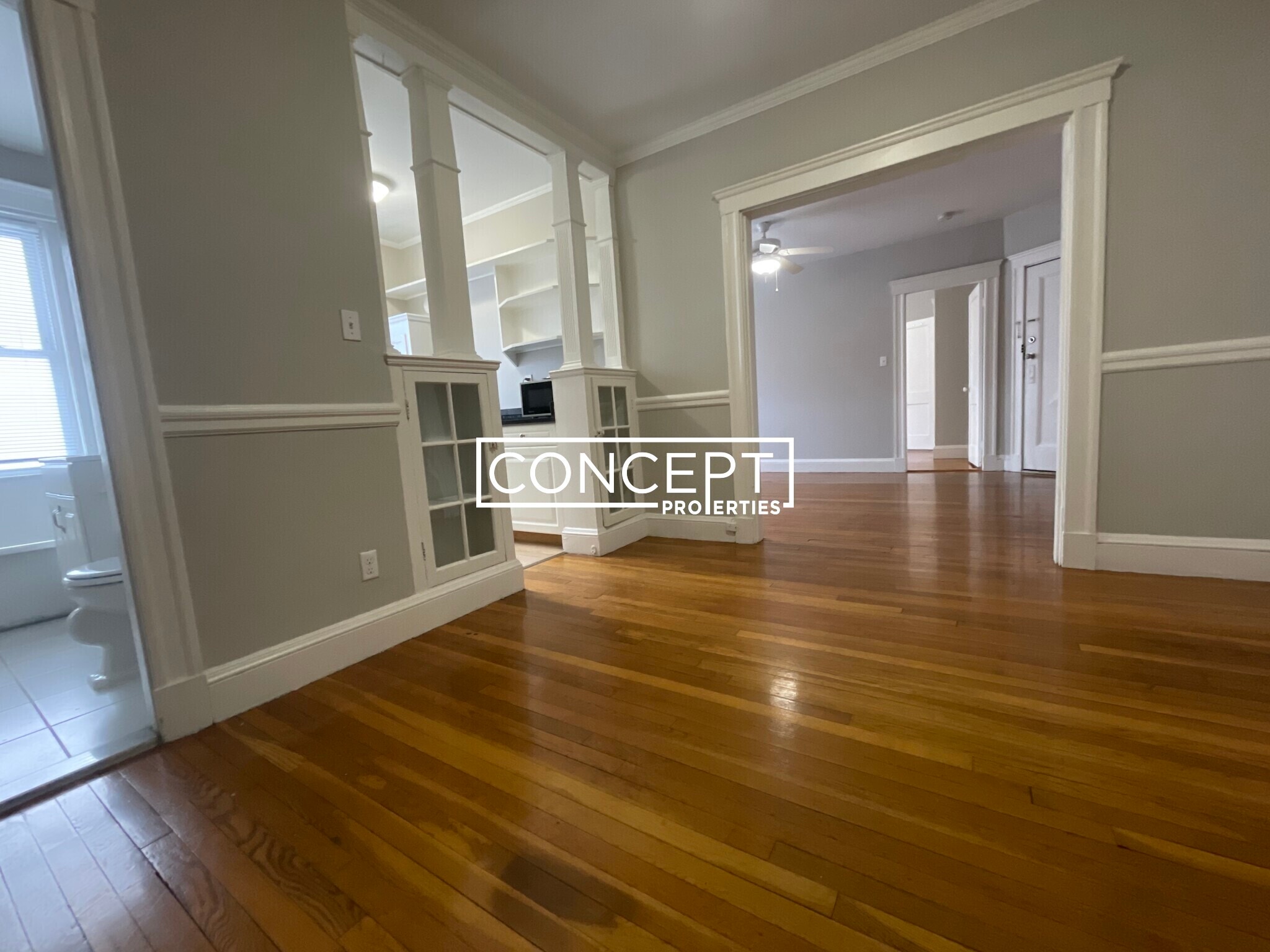 Building Photo - 11 Gray St