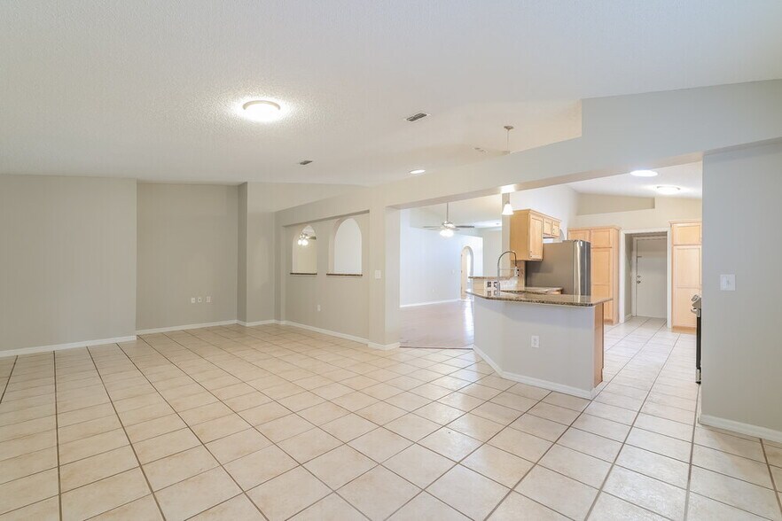 Building Photo - 128 Oak View Pl