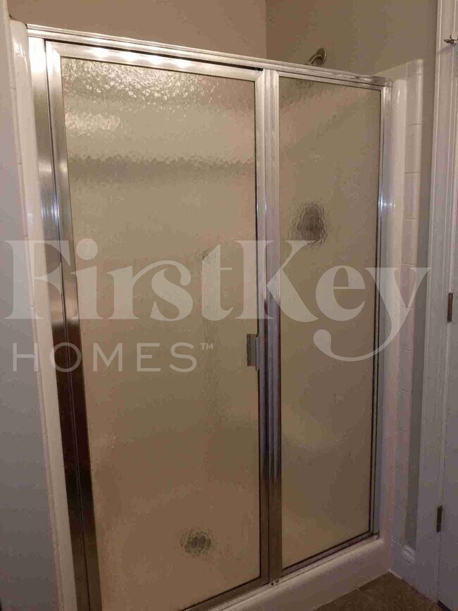 Building Photo - 1911 Chestnut Oak Ln