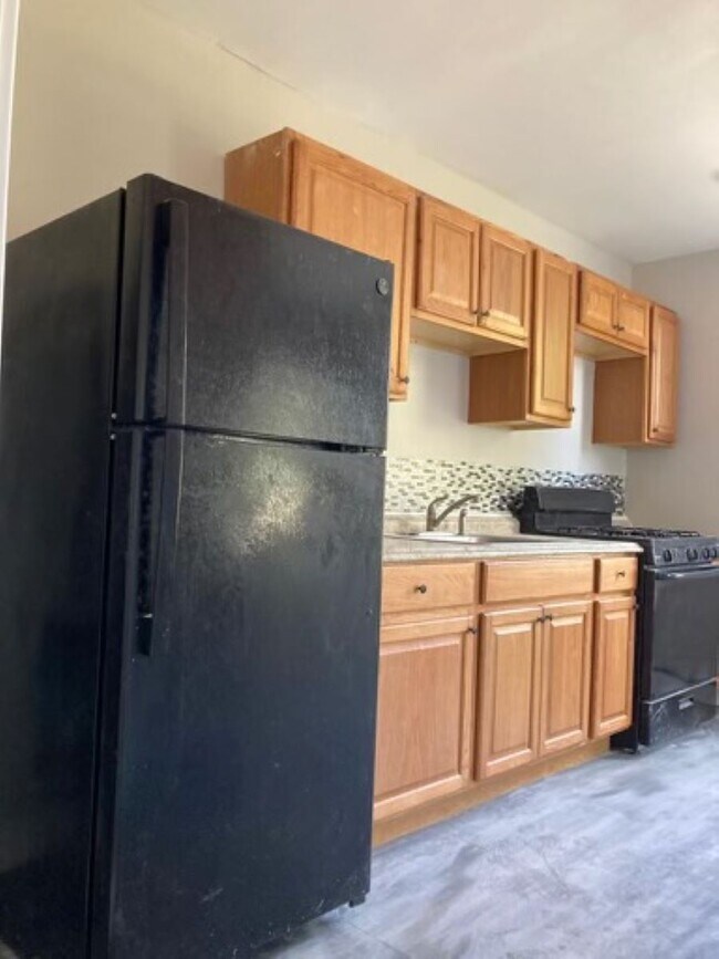 Building Photo - 3608 Howard Park Ave