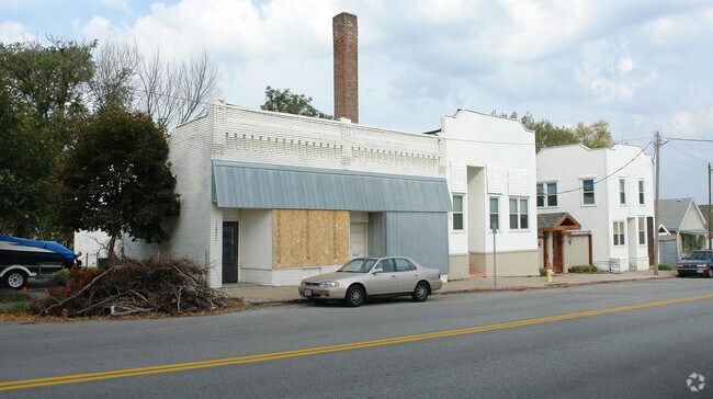 Building Photo - Casa Blanca
